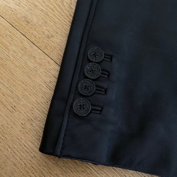 Zendaya - Tommy Hilfiger Tailored Leather Coat Blazer in Black - Picture 7 of 8